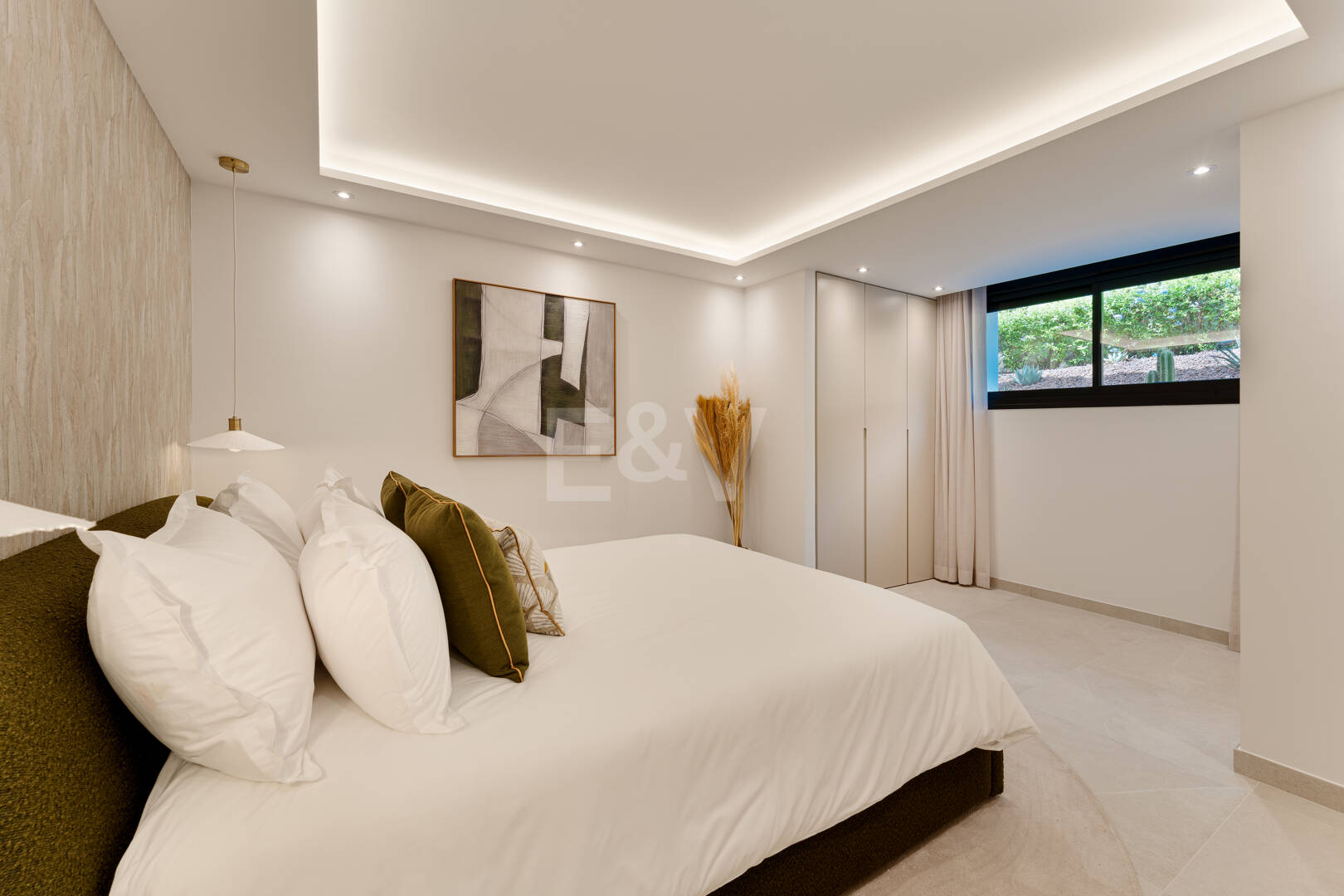 Makellose Villa an der Golden Mile mit Wunderschönem Meer- und Bergblick