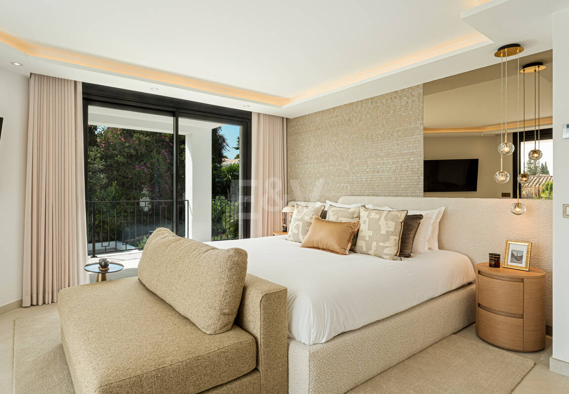 Makellose Villa an der Golden Mile mit Wunderschönem Meer- und Bergblick