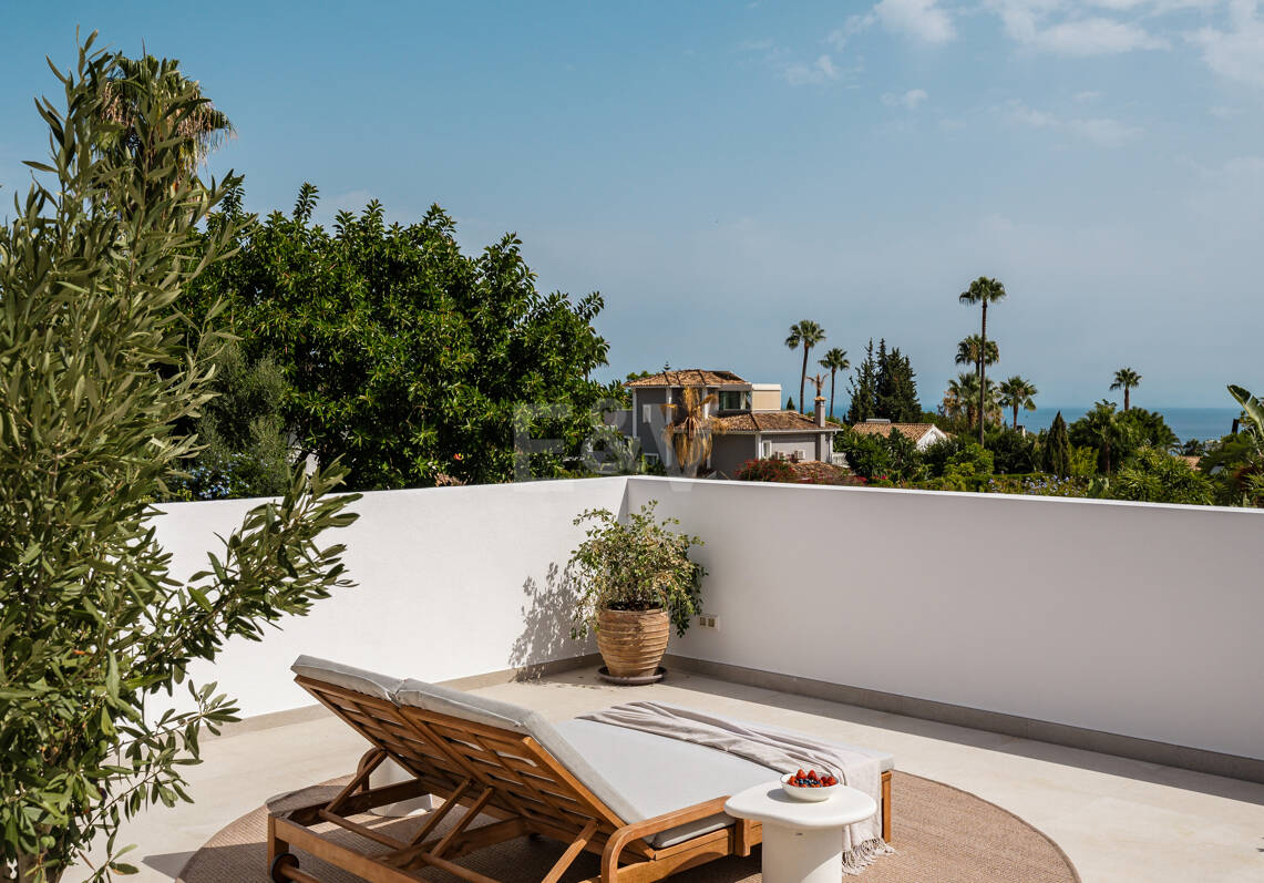 Impeccable Golden Mile Villa with Beautiful Sea and Mountain Views