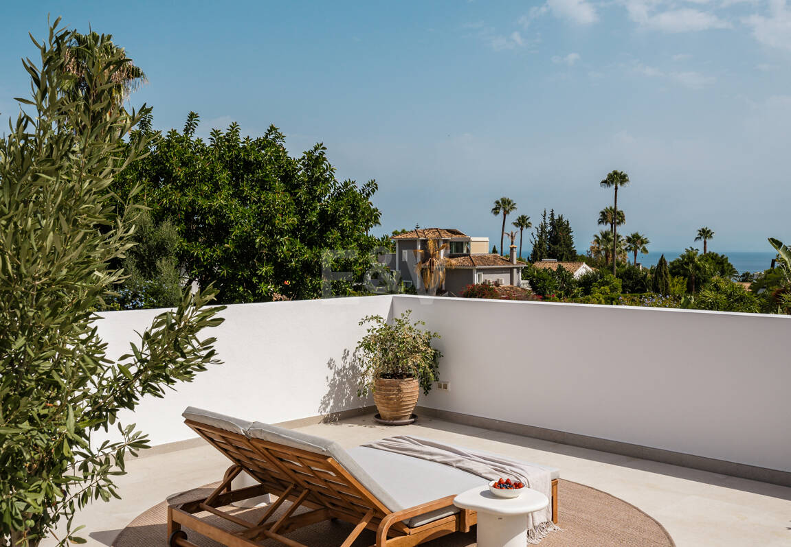 Makellose Villa an der Golden Mile mit Wunderschönem Meer- und Bergblick