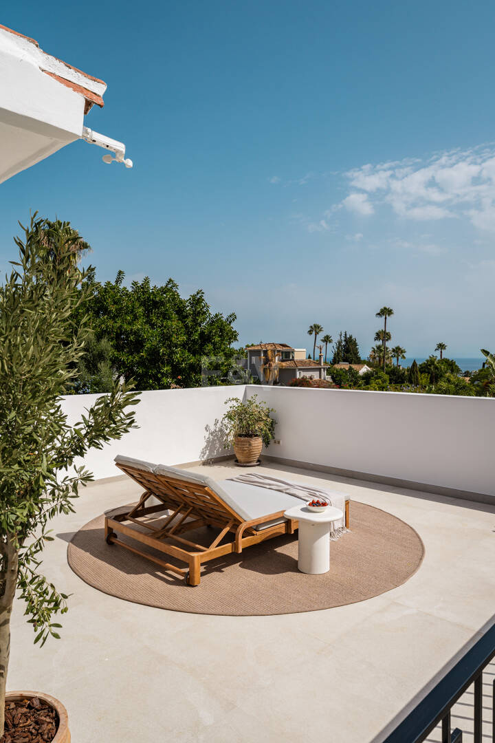 Makellose Villa an der Golden Mile mit Wunderschönem Meer- und Bergblick