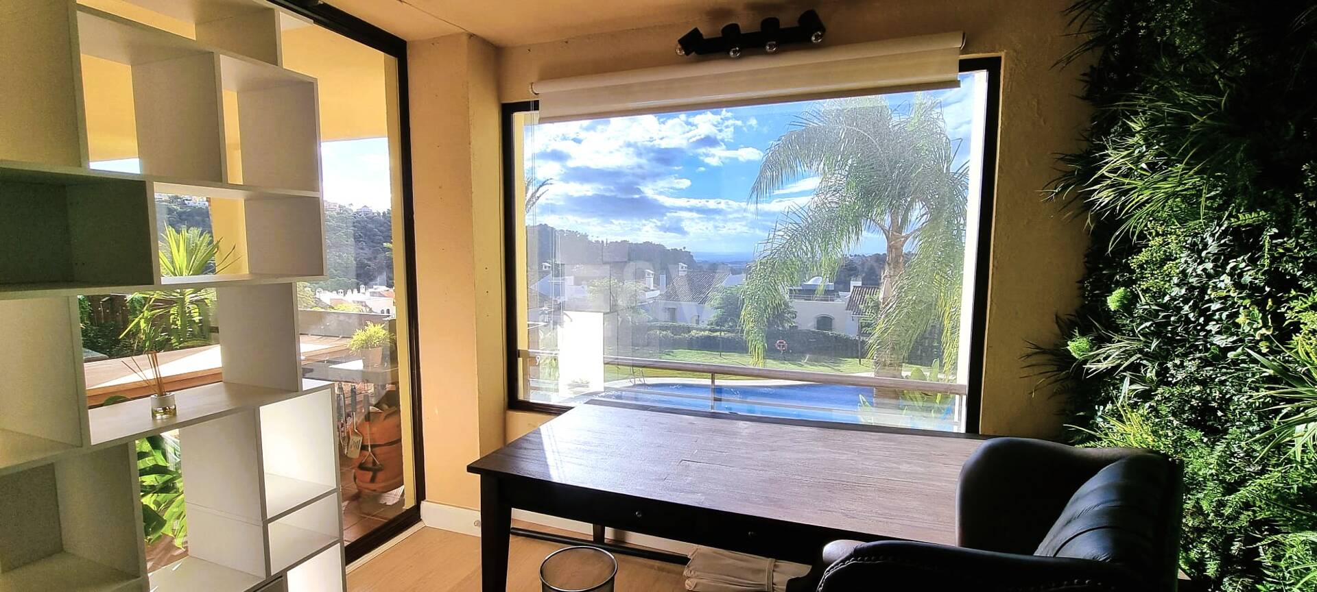 Apartment with Beautiful Sea Views and Golf Community Access