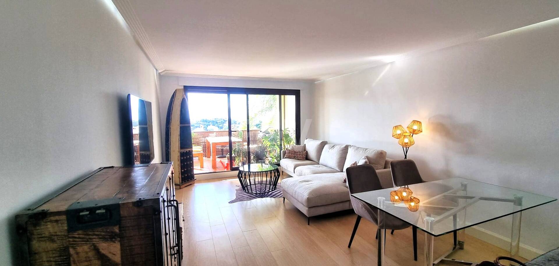 Apartment with Beautiful Sea Views and Golf Community Access