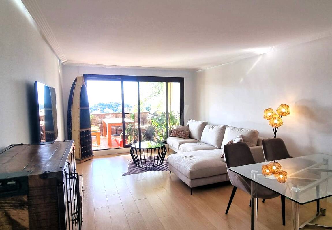 Apartment with Beautiful Sea Views and Golf Community Access