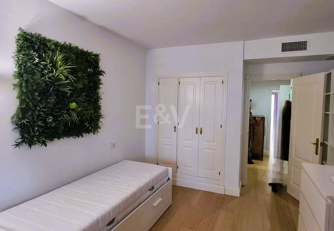 Apartment with Beautiful Sea Views and Golf Community Access