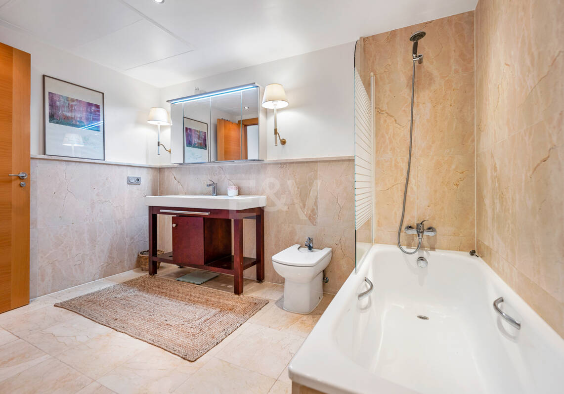 Exclusive Golf Apartment with Large Terrace and Panoramic Golf and Sea Views