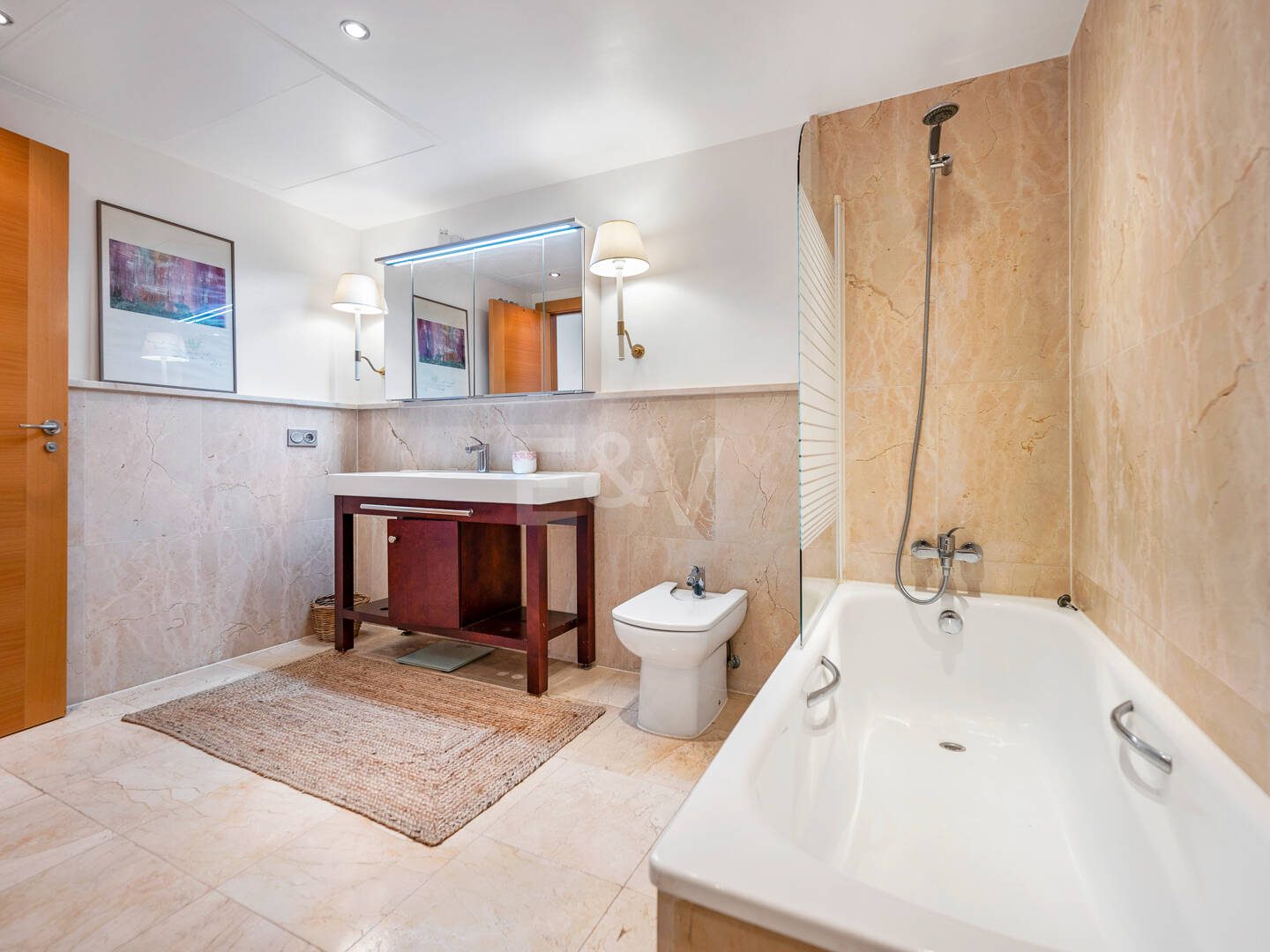 Exklusive Wohnung mit Großer Terrasse und Panoramablick auf Golfplatz und Meer