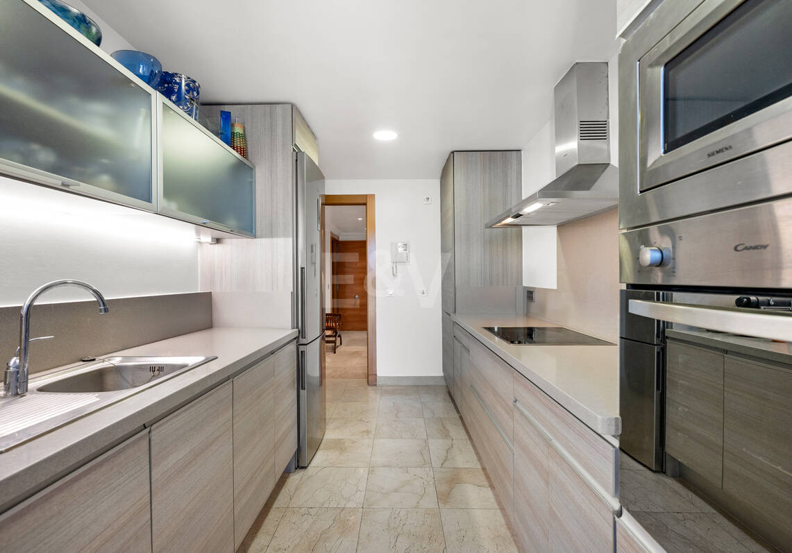 Exclusive Golf Apartment with Large Terrace and Panoramic Golf and Sea Views