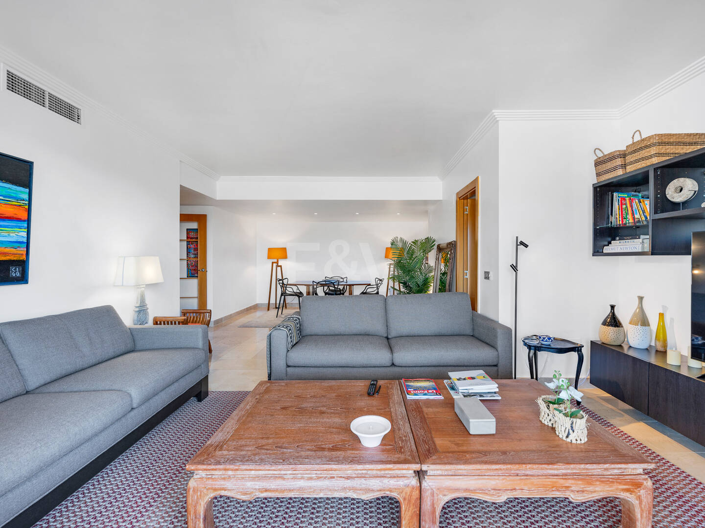 Exklusive Wohnung mit Großer Terrasse und Panoramablick auf Golfplatz und Meer