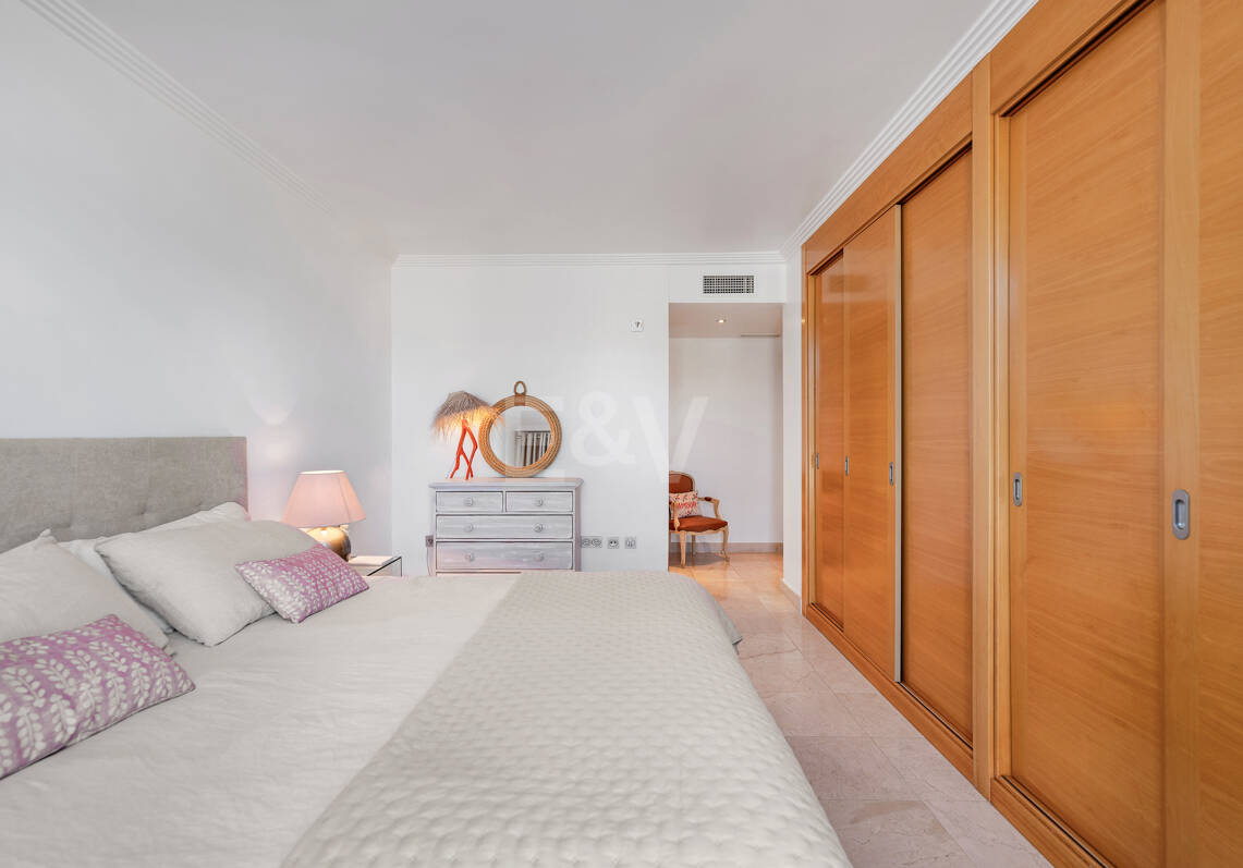 Exclusive Golf Apartment with Large Terrace and Panoramic Golf and Sea Views