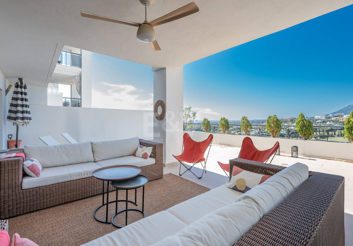 Exclusive Golf Apartment with Large Terrace and Panoramic Golf and Sea Views