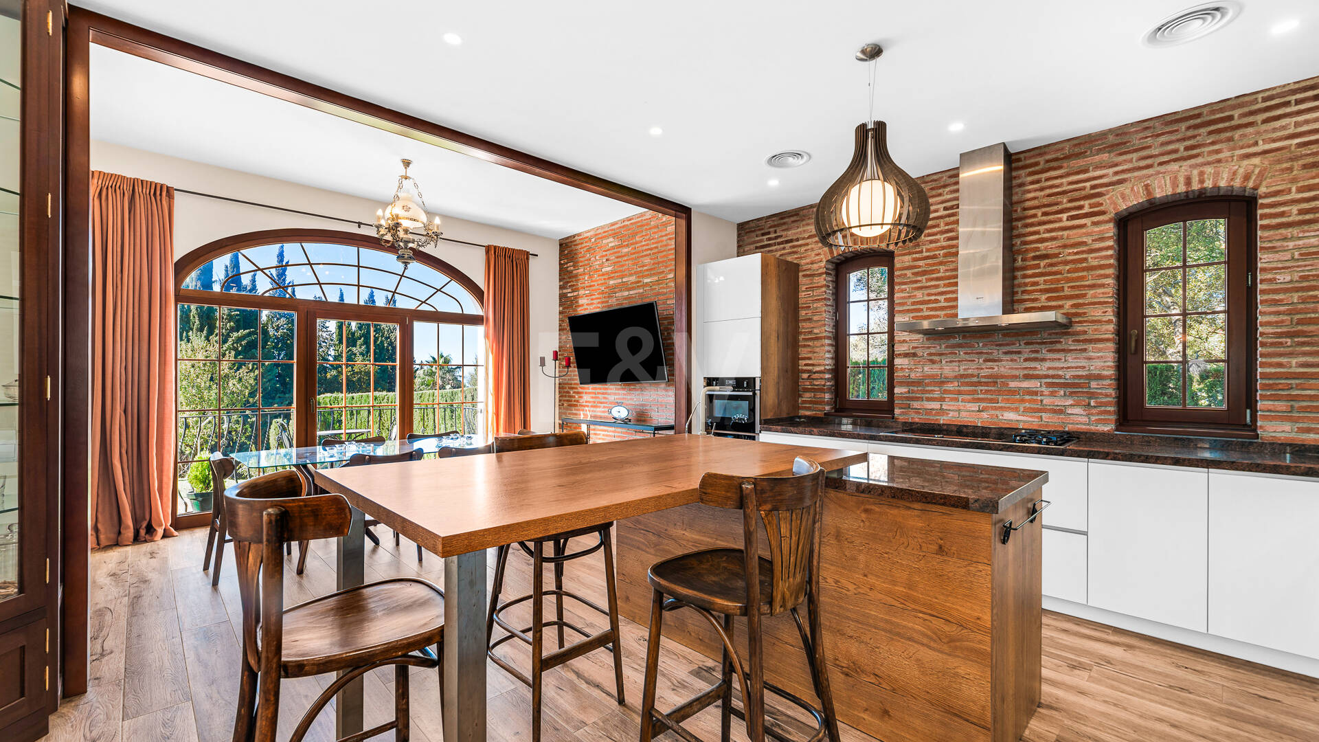 Elegant Medelhavet Villa med havsutsikt i El Rosario