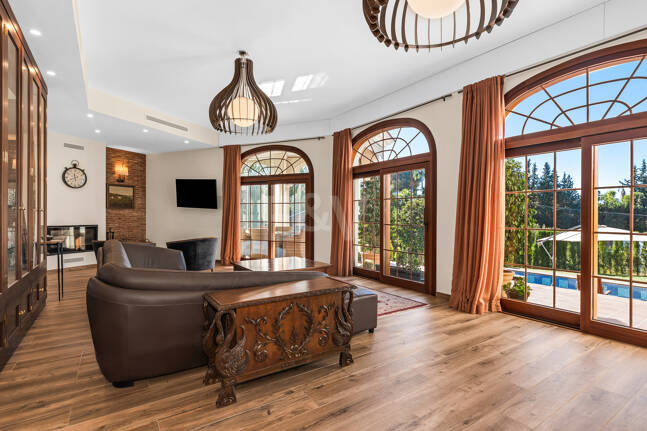 Elegant Medelhavet Villa med havsutsikt i El Rosario