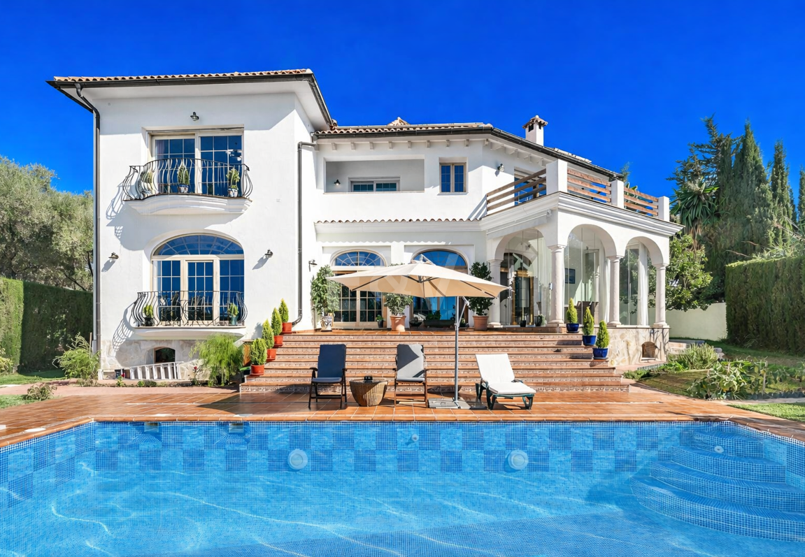 Elegant Medelhavet Villa med havsutsikt i El Rosario