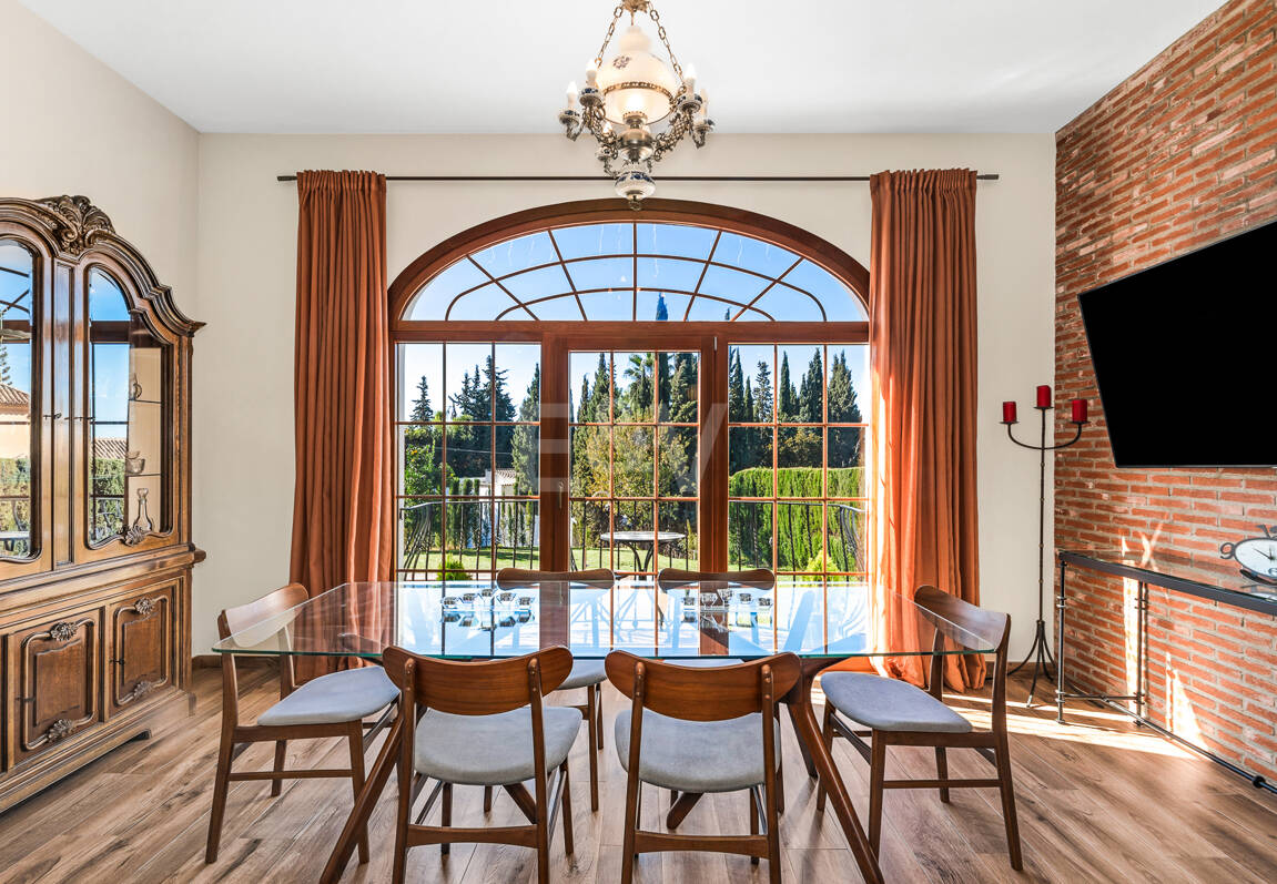 Elegant Medelhavet Villa med havsutsikt i El Rosario