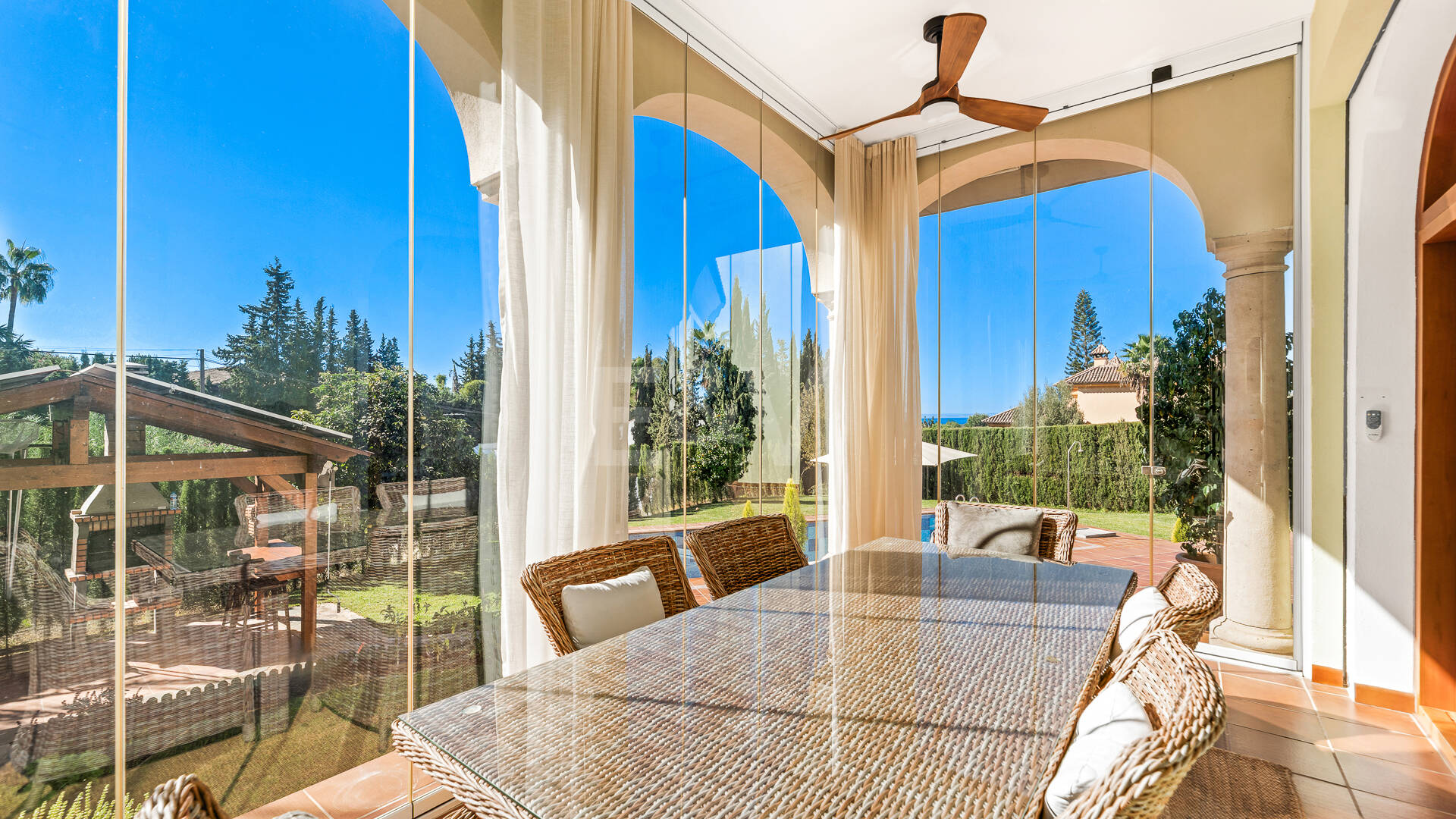 Elegant Medelhavet Villa med havsutsikt i El Rosario