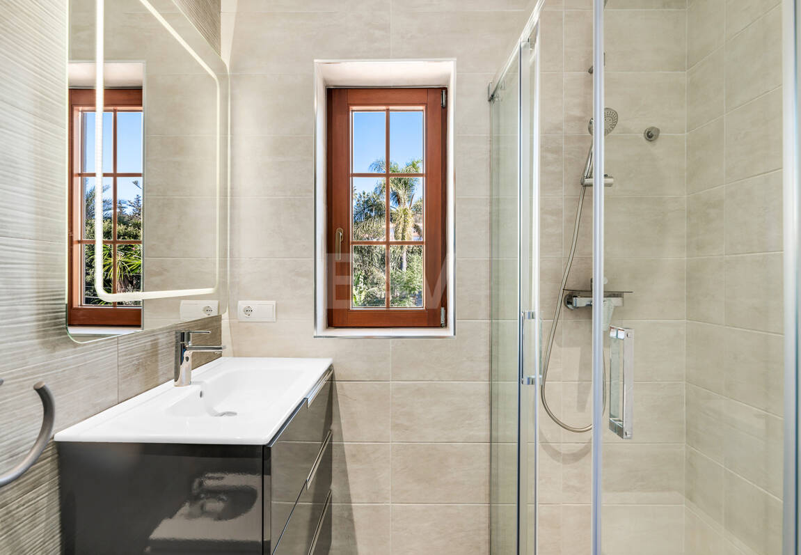 Elegant Medelhavet Villa med havsutsikt i El Rosario