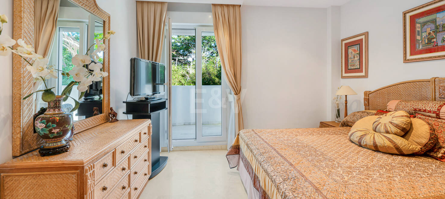 Große 4-Zimmer-Eckwohnung in Gehweite zum Strand