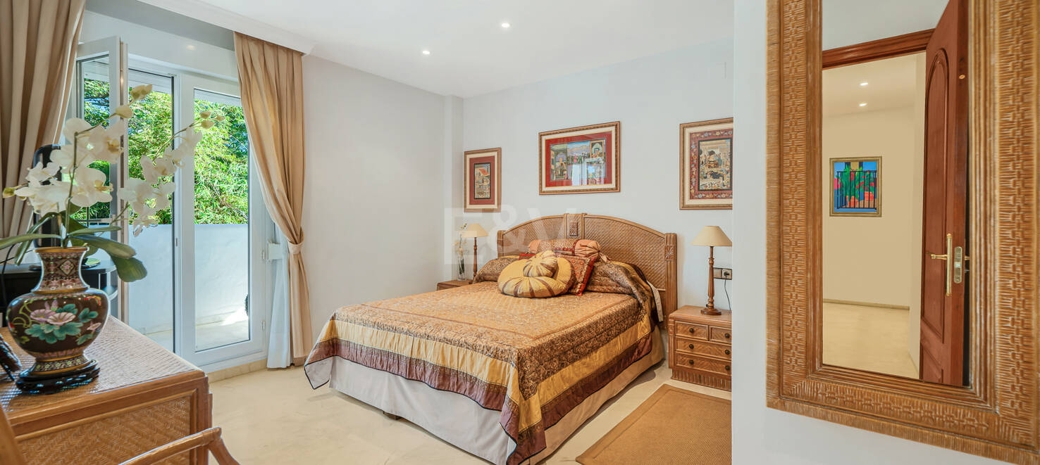 Große 4-Zimmer-Eckwohnung in Gehweite zum Strand