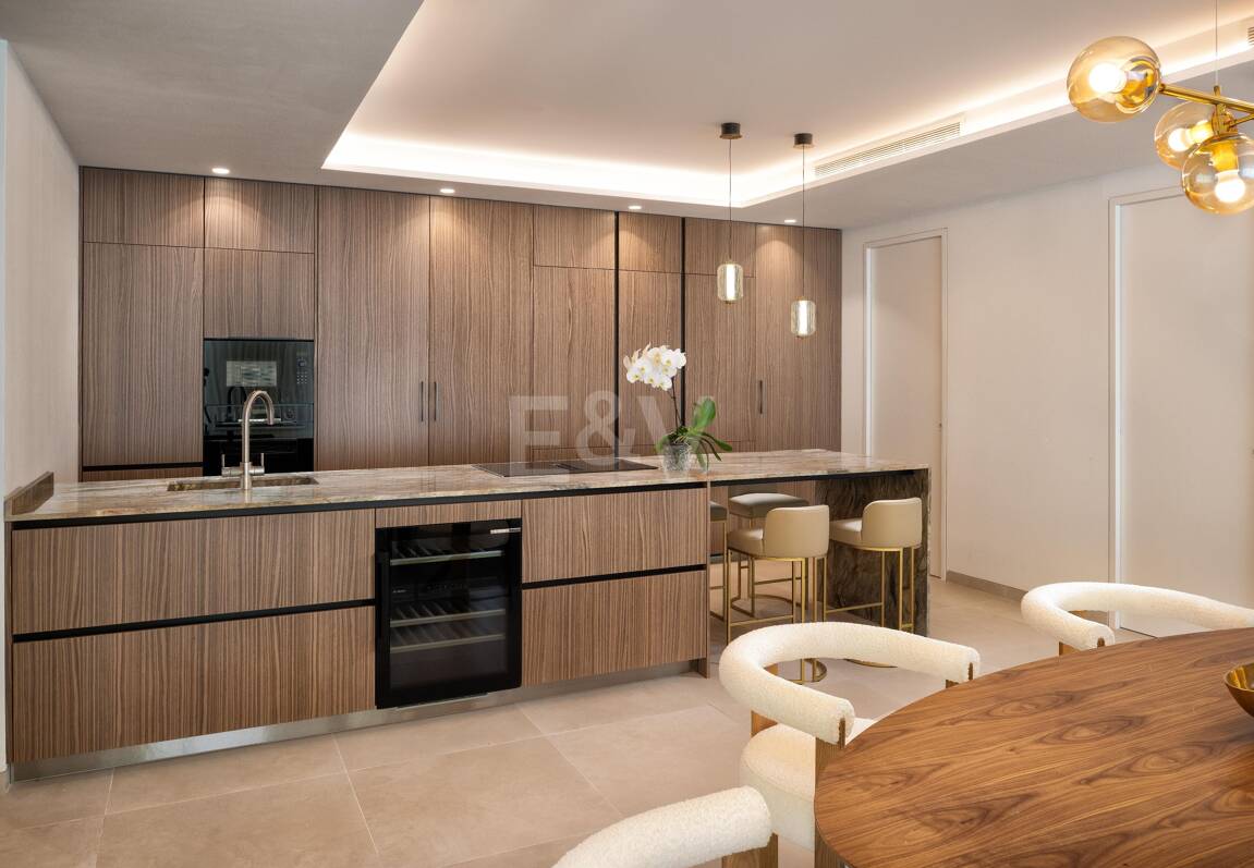 Villa Alma – Où l'architecture moderne rencontre la chaleur méditerranéenne