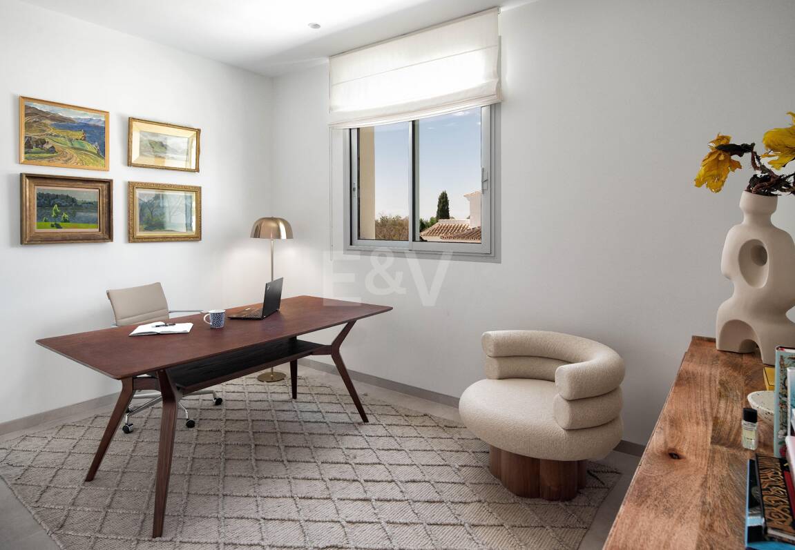 Villa Alma – Où l'architecture moderne rencontre la chaleur méditerranéenne