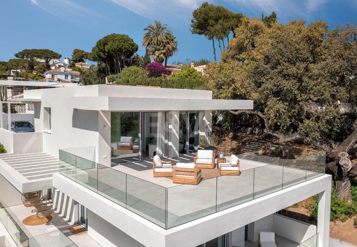 Villa Alma – Où l'architecture moderne rencontre la chaleur méditerranéenne