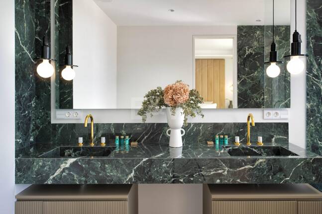 Villa Alma – Où l'architecture moderne rencontre la chaleur méditerranéenne