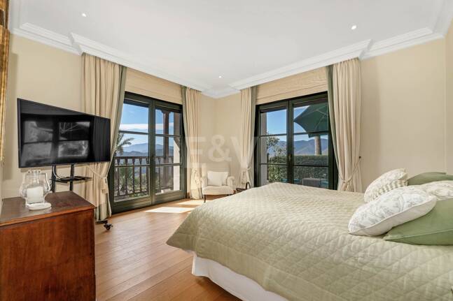 Fantástica casa familiar con impresionantes vistas al mar y al campo de golf