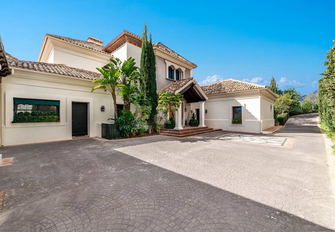 Fantástica casa familiar con impresionantes vistas al mar y al campo de golf