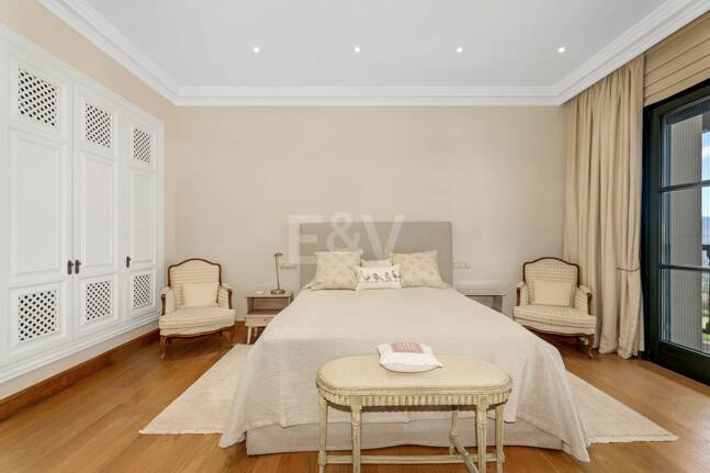 Fantástica casa familiar con impresionantes vistas al mar y al campo de golf