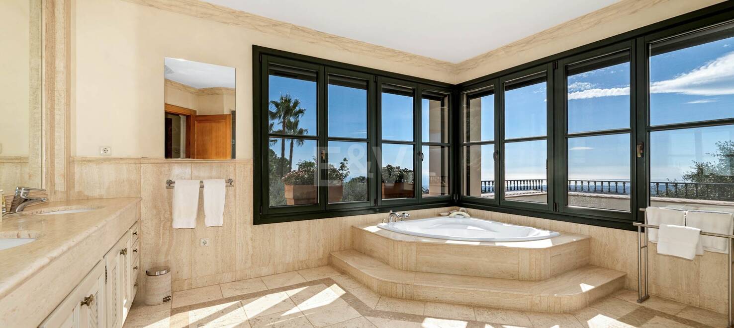 Fantastisches Familienheim mit atemberaubendem Blick auf das Meer und den Golfplatz