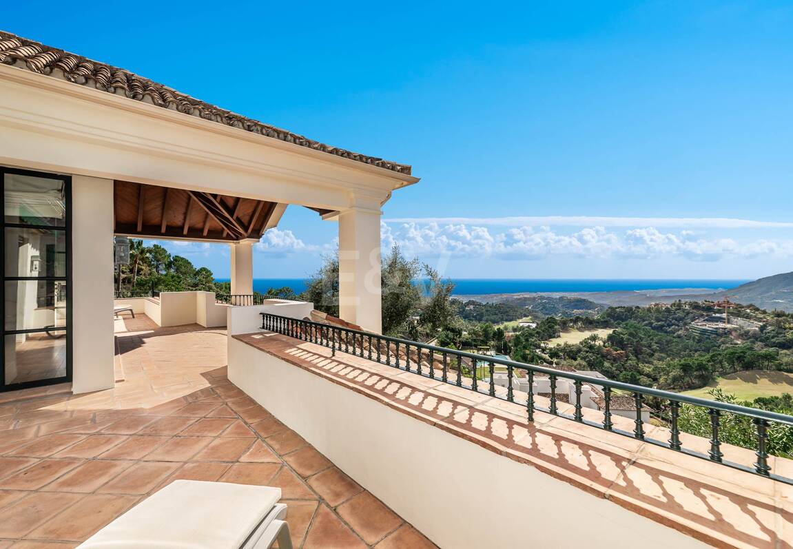 Fantástica casa familiar con impresionantes vistas al mar y al campo de golf