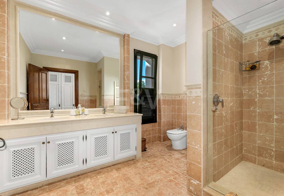 Fantástica casa familiar con impresionantes vistas al mar y al campo de golf