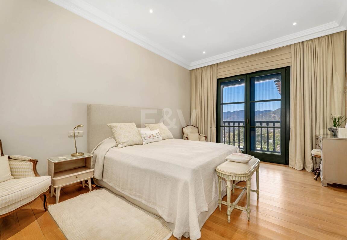 Fantástica casa familiar con impresionantes vistas al mar y al campo de golf