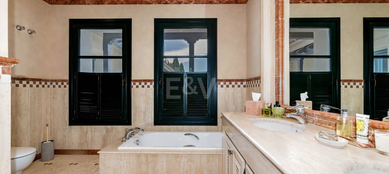 Fantastisches Familienheim mit atemberaubendem Blick auf das Meer und den Golfplatz