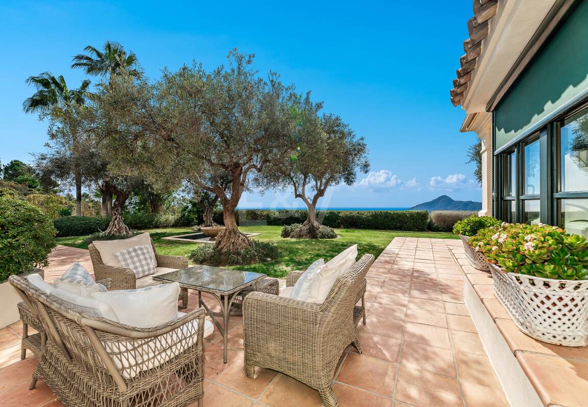 Fantástica casa familiar con impresionantes vistas al mar y al campo de golf