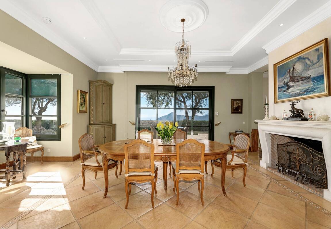 Fantástica casa familiar con impresionantes vistas al mar y al campo de golf