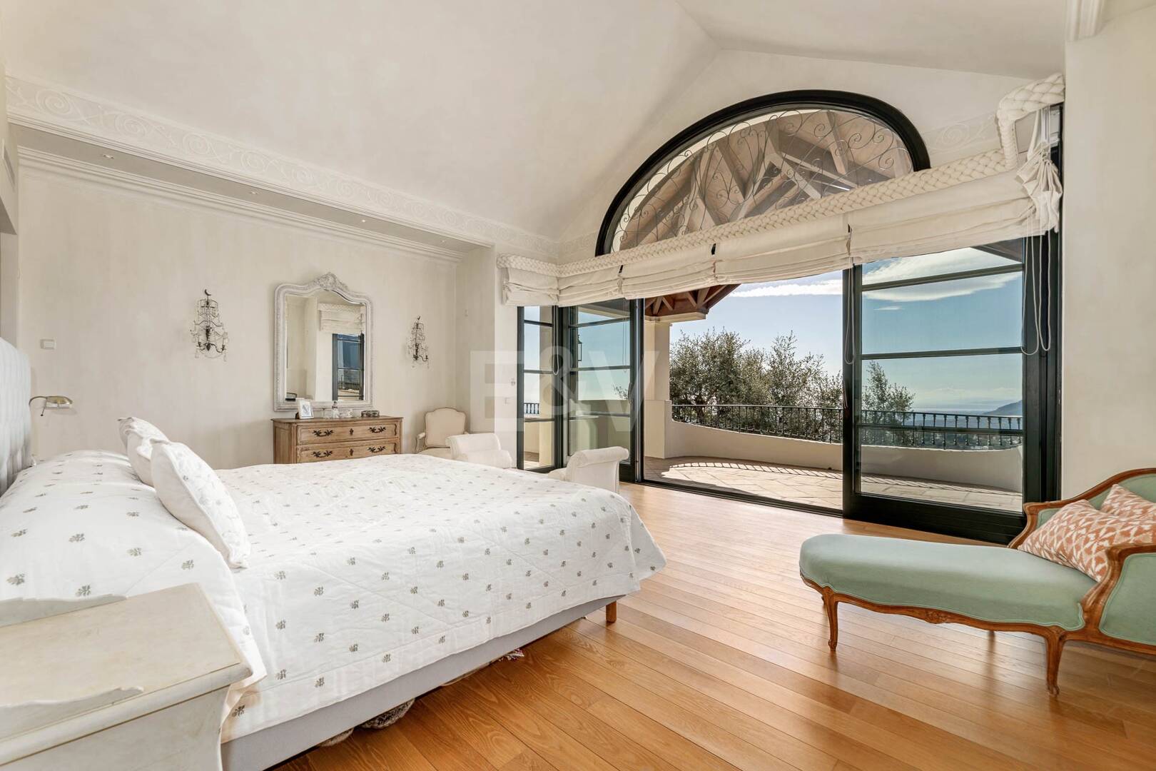 Fantástica casa familiar con impresionantes vistas al mar y al campo de golf