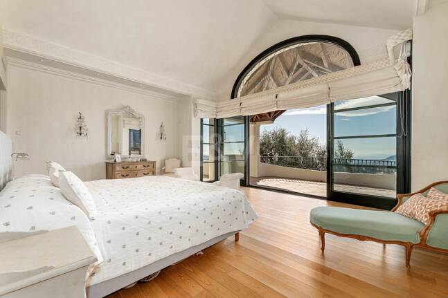 Fantástica casa familiar con impresionantes vistas al mar y al campo de golf