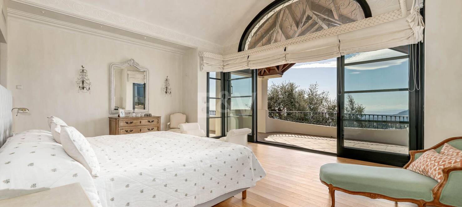 Fantastisches Familienheim mit atemberaubendem Blick auf das Meer und den Golfplatz