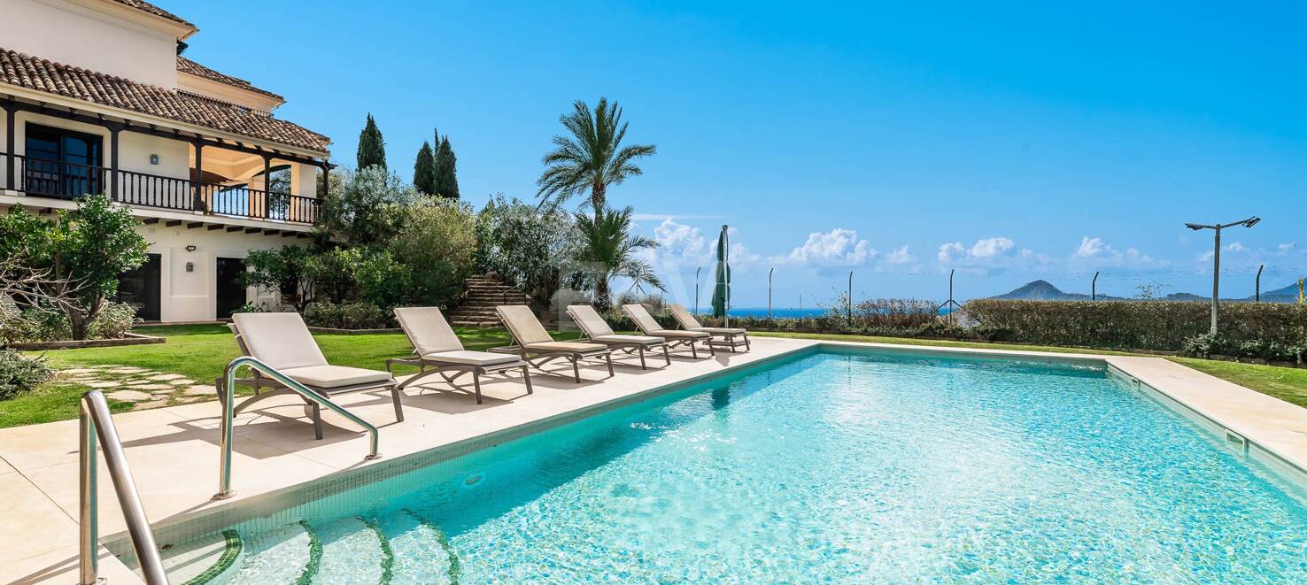 Fantastisches Familienheim mit atemberaubendem Blick auf das Meer und den Golfplatz