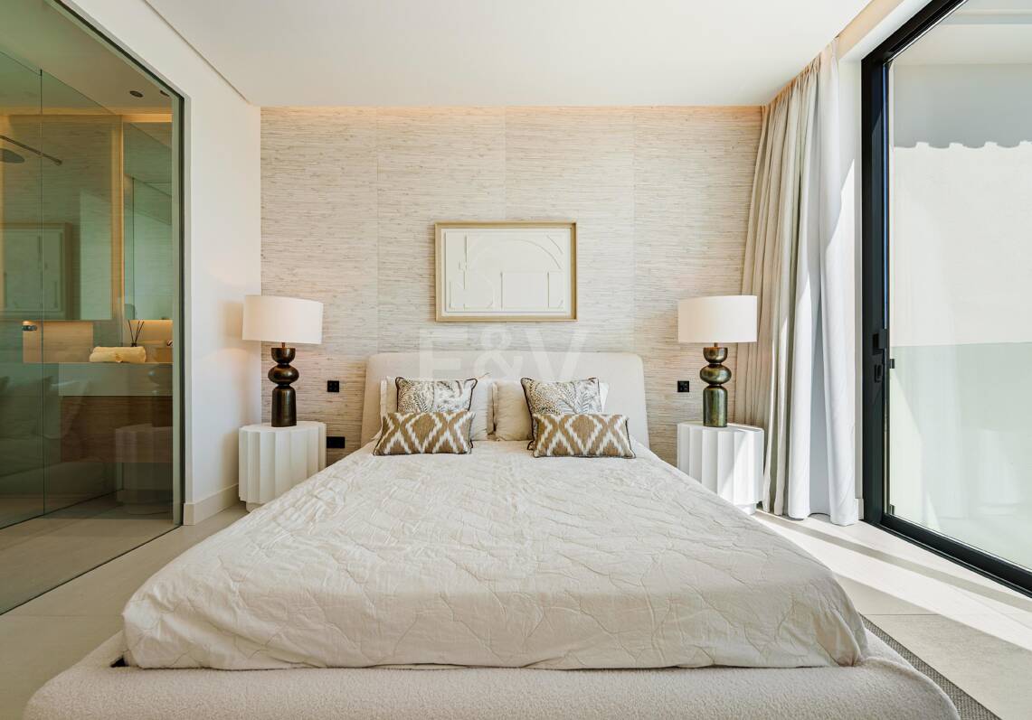 New Beachside Villa with Private Spa, and Coastal Tranquillity