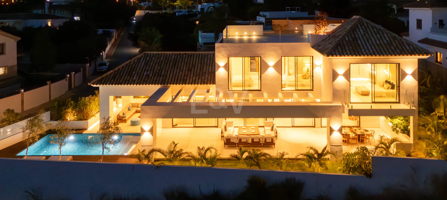 Nueva Villa junto a la playa con spa privado y tranquilidad costera