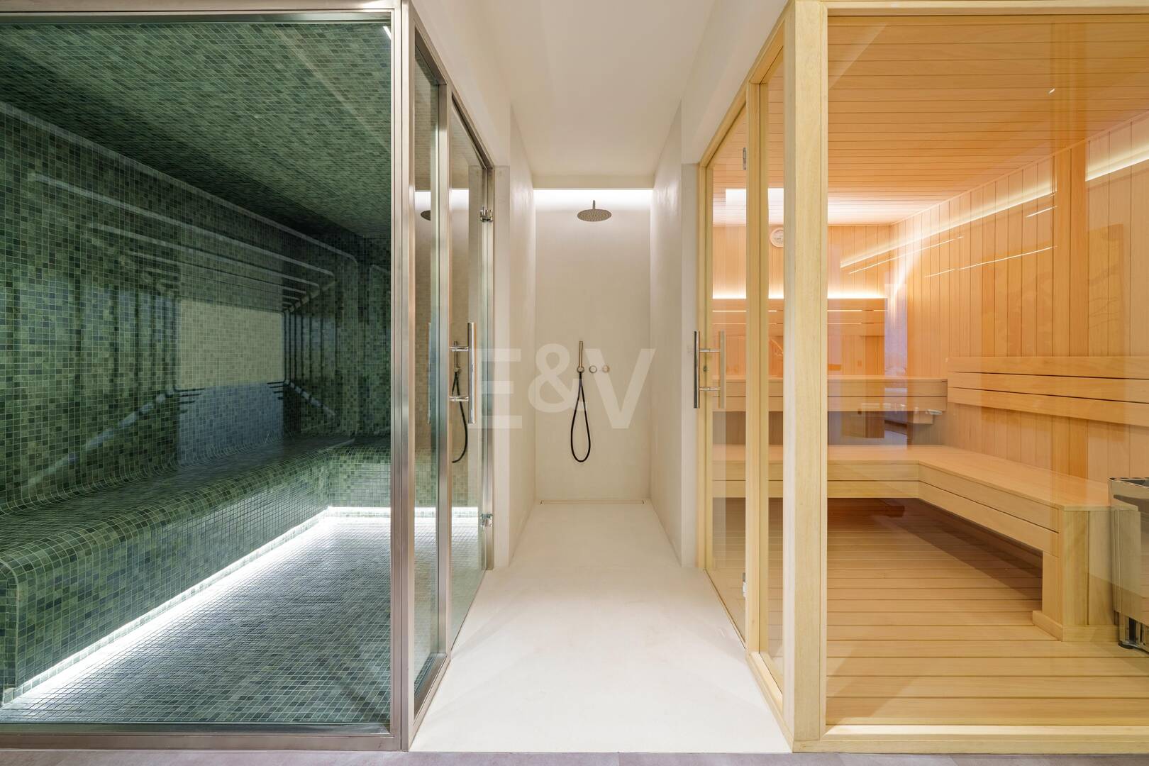 New Beachside Villa med privat spa och kust lugn