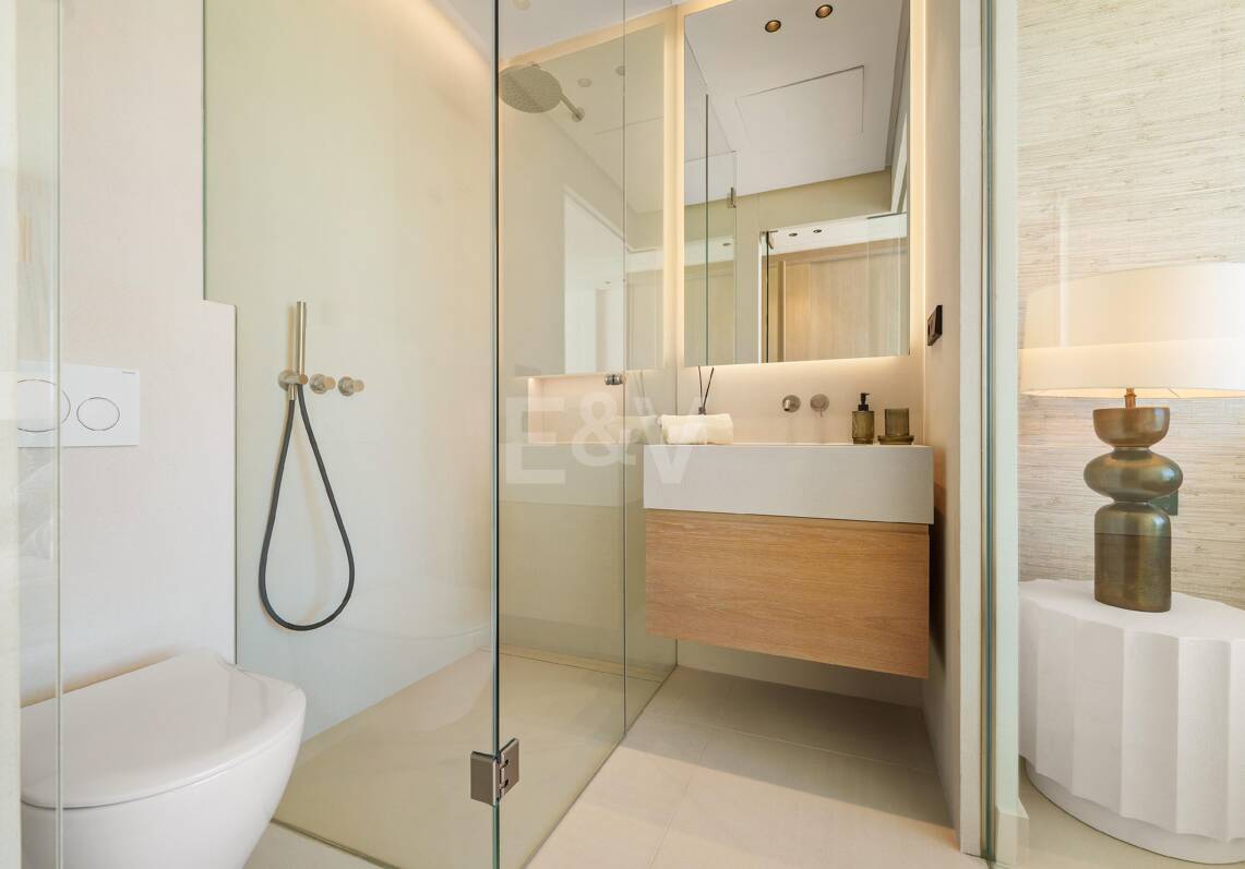 New Beachside Villa with Private Spa, and Coastal Tranquillity