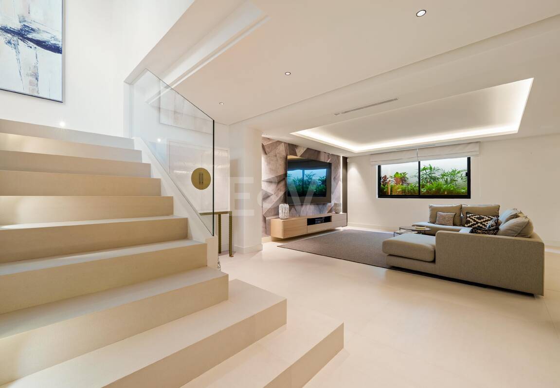 New Beachside Villa med privat spa och kust lugn