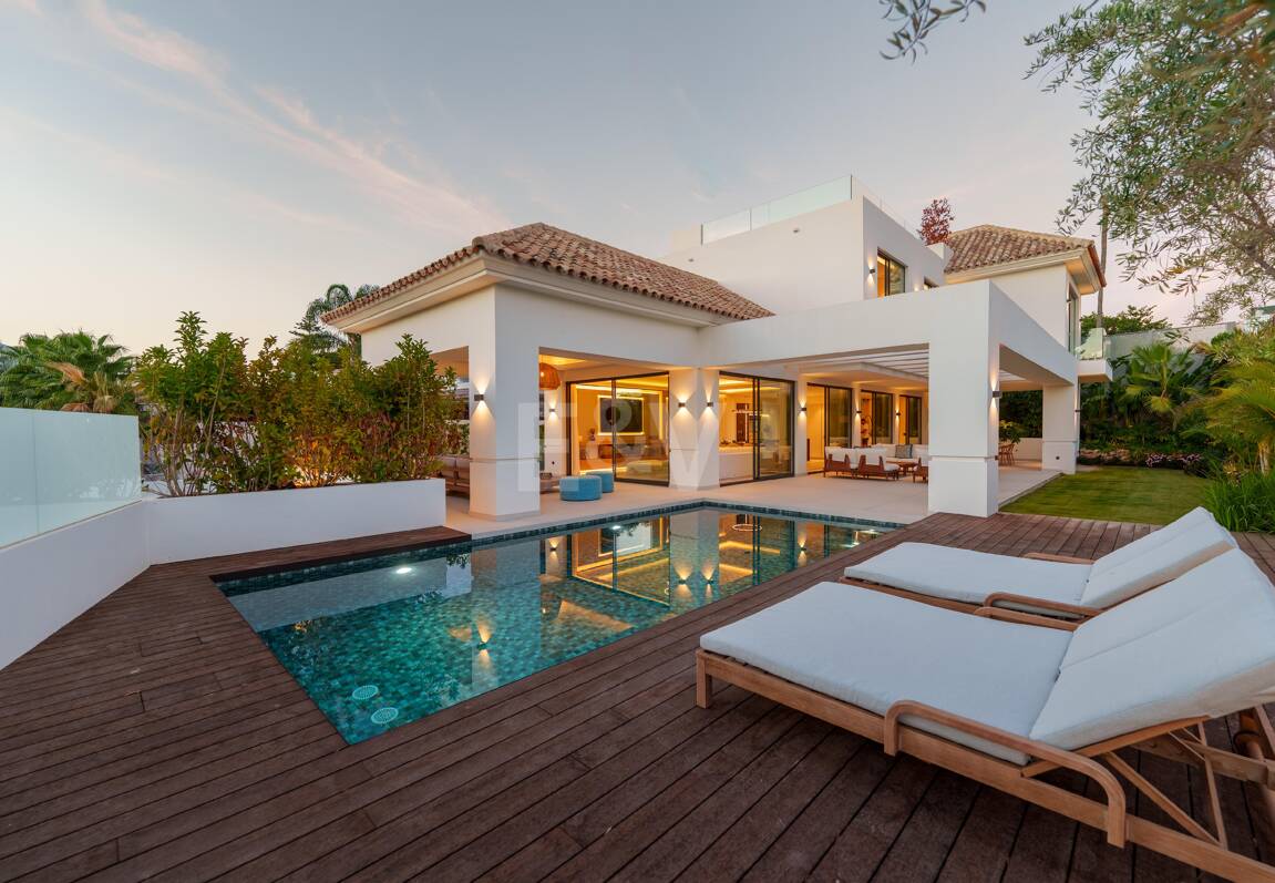 New Beachside Villa med privat spa och kust lugn