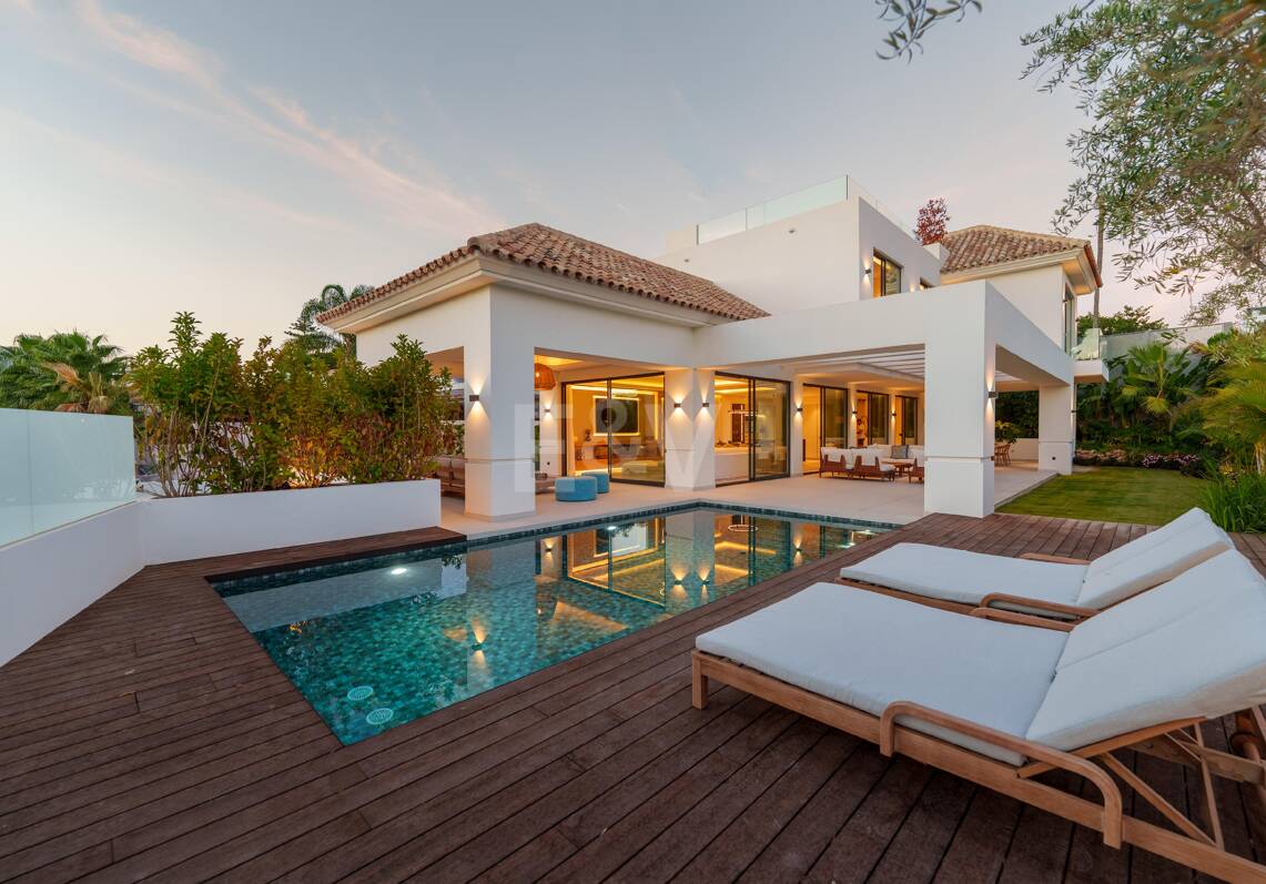 New Beachside Villa with Private Spa, and Coastal Tranquillity