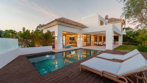 New Beachside Villa with Private Spa, and Coastal Tranquillity