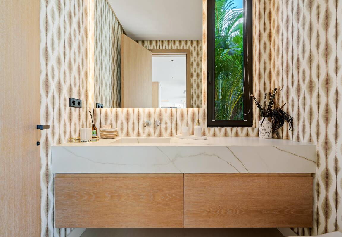 New Beachside Villa med privat spa och kust lugn